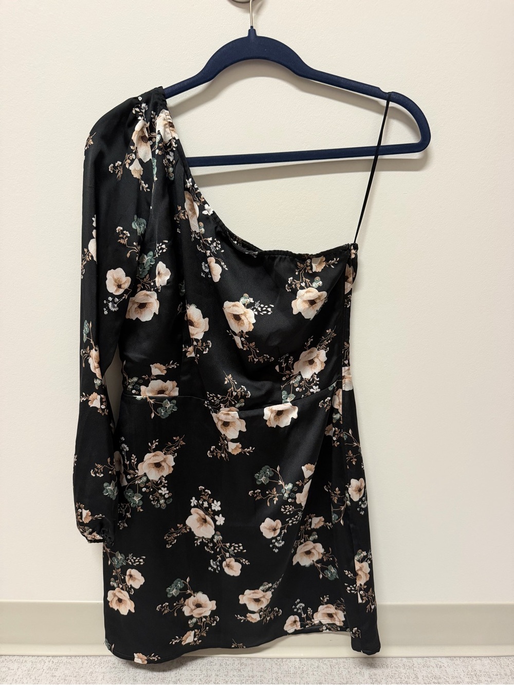 Abercrombie & Fitch Black Floral One-Shoulder Mini Dress